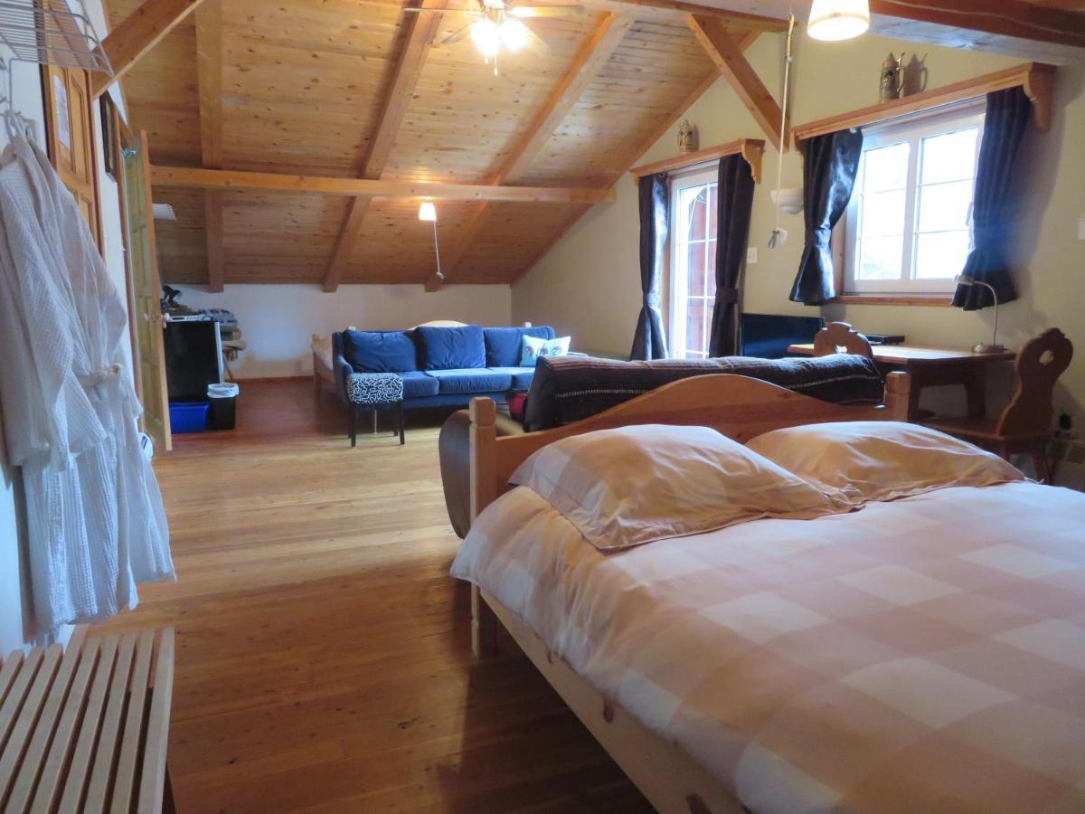 Alpenglow Bed And Breakfast Kimberley Esterno foto